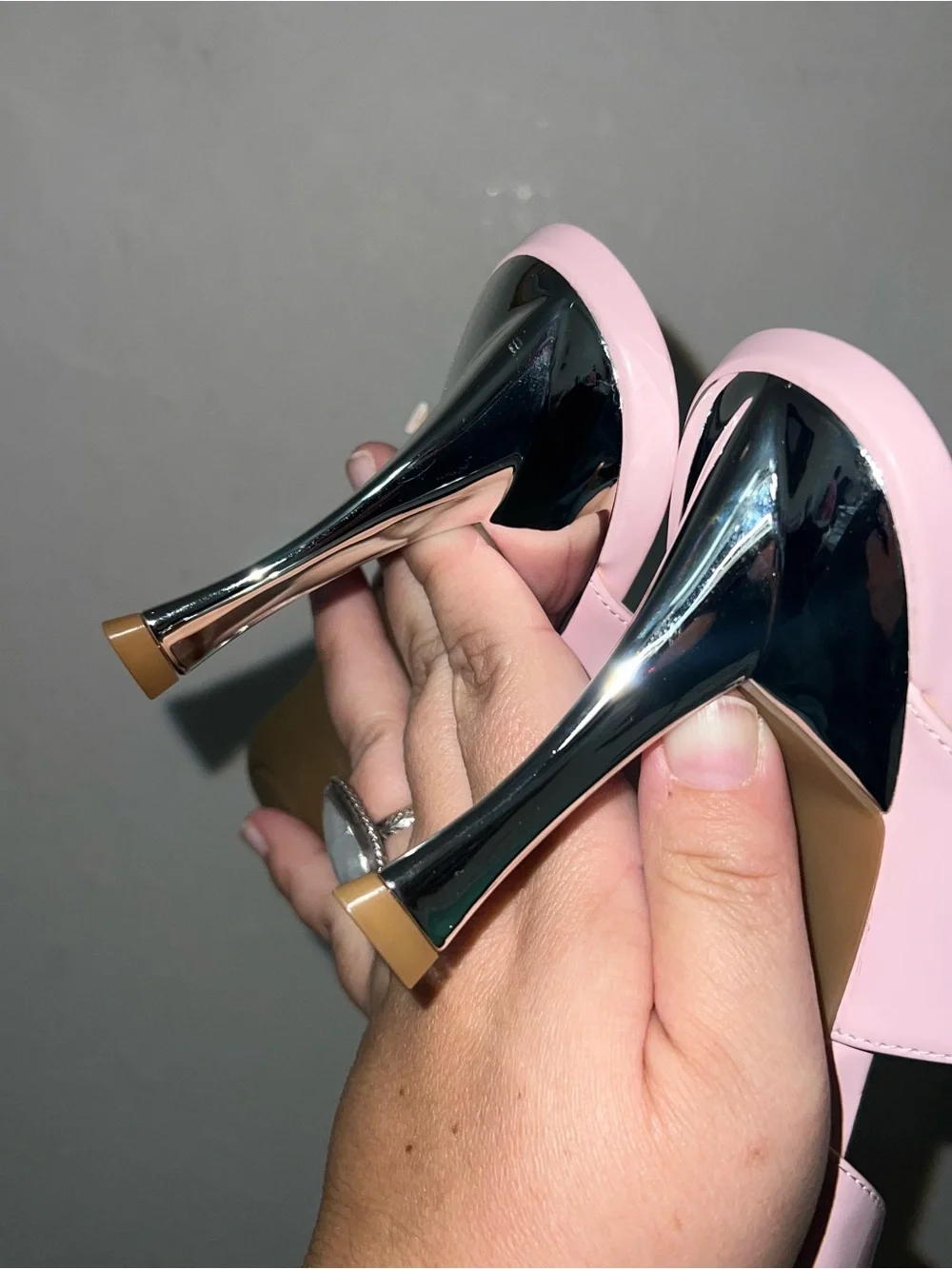 Nine west baby pink kitten-heel mule sandals Size 9.